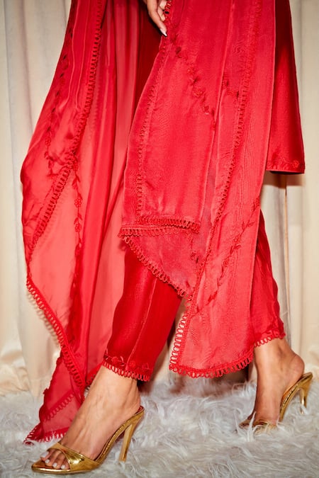 Buy_Dohr India_Red Silk, Organza Lace, Embroidery Round Neck Ira Chanderi Kurta Pant Set _Online_at_Aza_Fashions