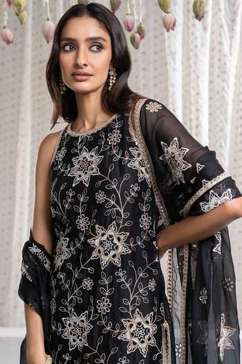 Buy_Mulmul_Black 100% Pure Mulmul Embroidery Thread Round Jugni Kurta And Pant Set _Online_at_Aza_Fashions