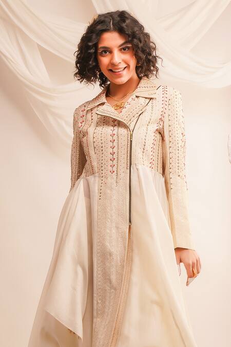 Jajaabor Ivory Silk Chanderi Embroidery Chevron Notched Textured Anarkali And Pant Set Online at Aza Fashions Jajaabor_Ivory Silk Chanderi Embroidery Chevron Notched Textured Anarkali And Pant Set _Online_at_Aza_Fashions