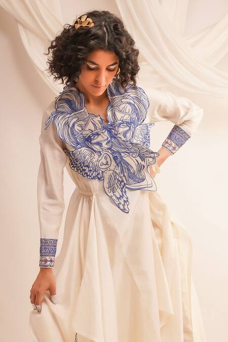 Shop Jajaabor Ivory Silk Chanderi Embroidery Athena V Neck Angrakha And Pant Set Online at Aza Fashions Shop_Jajaabor_Ivory Silk Chanderi Embroidery Athena V Neck Angrakha And Pant Set _Online_at_Aza_Fashions