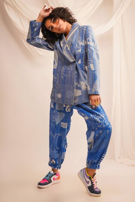 Jajaabor Blue Silk Chanderi Embroidery Zari Shawl Collar Quilted Jacket And Joggers Set Online at Aza Fashions Jajaabor_Blue Silk Chanderi Embroidery Zari Shawl Collar Quilted Jacket And Joggers Set _Online_at_Aza_Fashions