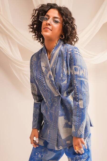 Jajaabor Blue Silk Chanderi Embroidery Zari Shawl Collar Quilted Jacket And Joggers Set at Aza Fashions Jajaabor_Blue Silk Chanderi Embroidery Zari Shawl Collar Quilted Jacket And Joggers Set _at_Aza_Fashions