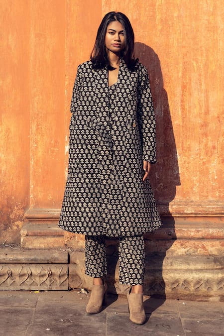 Gulabo Jaipur_Black Cotton Floral Pattern Top V-neck Kafia Block Print Coat And Pant Set _Online_at_Aza_Fashions