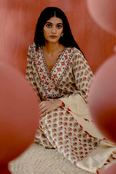 Amisha Kothari Beige Cotton, Silk Tassels V-neck Amba Printed Kaftan at Aza Fashions Amisha Kothari_Beige Cotton, Silk Tassels V-neck Amba Printed Kaftan _at_Aza_Fashions