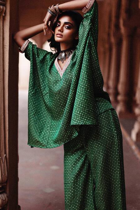 Avacara Green Silk, Cotton Embroidery V-neck Hand Block Print Kaftan With Pant Online at Aza Fashions Avacara_Green Silk, Cotton Embroidery V-neck Hand Block Print Kaftan With Pant _Online_at_Aza_Fashions