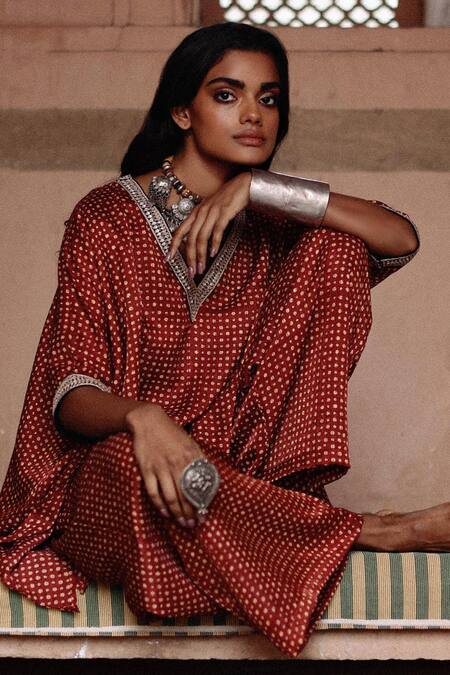 Avacara Maroon Silk, Cotton Embroidery V-neck Short Kaftan With Pant at Aza Fashions Avacara_Maroon Silk, Cotton Embroidery V-neck Short Kaftan With Pant _at_Aza_Fashions