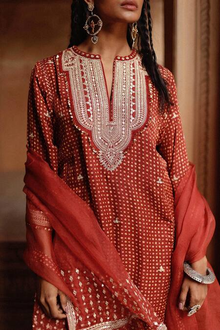 Avacara Maroon Silk Cotton Embroidered Gota Embellished Bodice Kurta Set Online at Aza Fashions Avacara_Maroon Silk Cotton Embroidered Gota Embellished Bodice Kurta Set _Online_at_Aza_Fashions