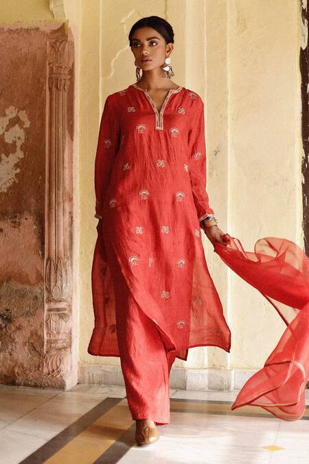 Avacara Red Silk Embroidered Dori Notched Kurta Set at Aza Fashions Avacara_Red Silk Embroidered Dori Notched Kurta Set _at_Aza_Fashions
