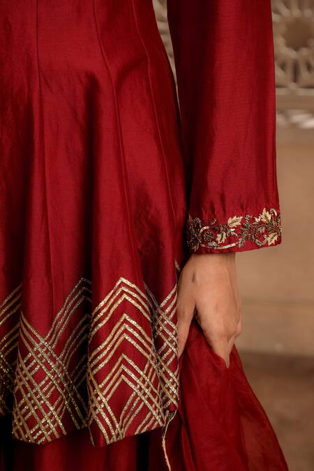 Omana By Ranjana Bothra_Red Chanderi, Organza Embroidery, Zari Round Neck Haya Short Anarkali Set _Online_at_Aza_Fashions
