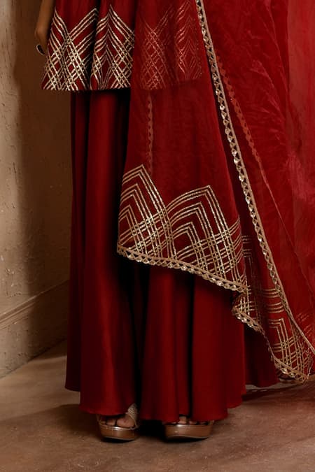 Buy_Omana By Ranjana Bothra_Red Chanderi, Organza Embroidery, Zari Round Neck Haya Short Anarkali Set _Online_at_Aza_Fashions