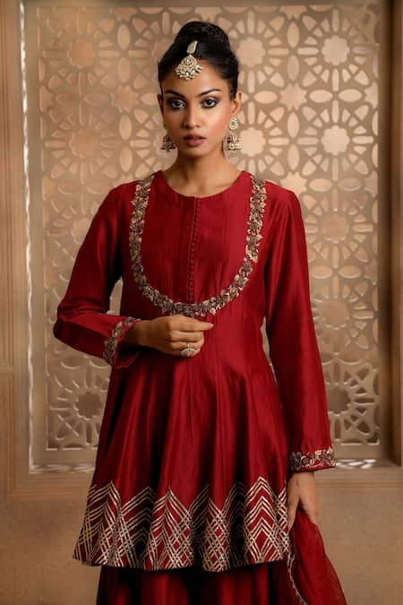 Omana By Ranjana Bothra_Red Chanderi, Organza Embroidery, Zari Round Neck Haya Short Anarkali Set _at_Aza_Fashions
