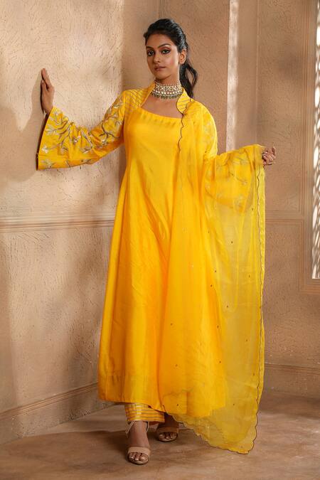Omana By Ranjana Bothra_Yellow Silk, Organza, Bamboo Embroidery Scoop Neck Bella Bird Sleeve Kurta Set _Online_at_Aza_Fashions