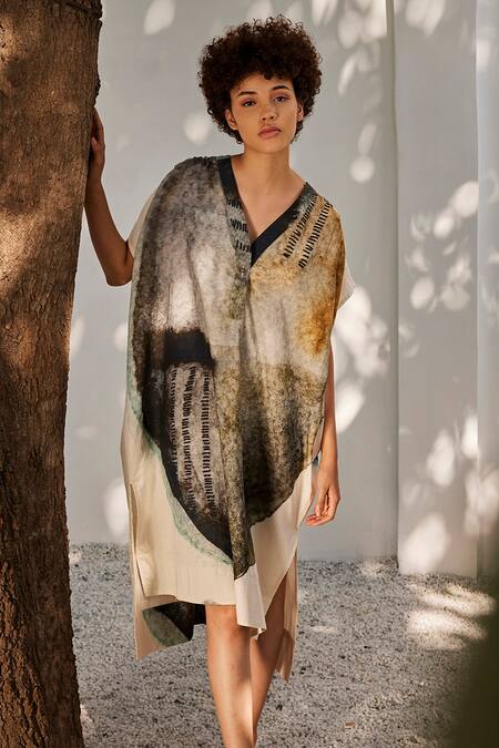 Buy Kharakapas Off White Cotton V-neck Celestial Tales Lagoon Print Mul Kaftan Online at Aza Fashions Buy_Kharakapas_Off White Cotton V-neck Celestial Tales Lagoon Print Mul Kaftan _Online_at_Aza_Fashions