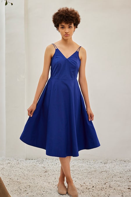 Buy_Kharakapas_Blue Cotton V-neck Iris Solid Poplin Dress_Online_at_Aza_Fashions