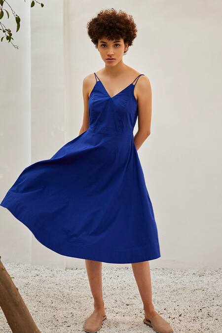 Shop_Kharakapas_Blue Cotton V-neck Iris Solid Poplin Dress_Online_at_Aza_Fashions