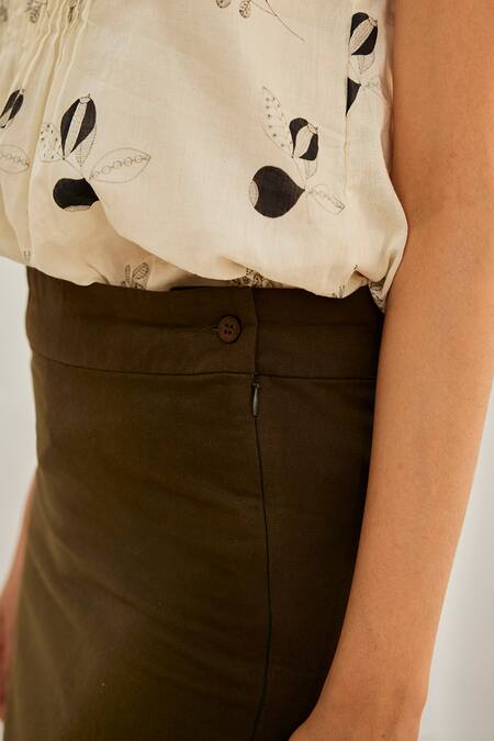 Kharakapas Green Twill, Cotton Solid Pencil Skirt at Aza Fashions Kharakapas_Green Twill, Cotton Solid Pencil Skirt _at_Aza_Fashions