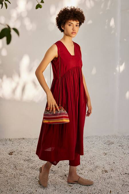 Shop Kharakapas Red V-neck Brick Mulmul Cotton Tunic And Trouser Set Online at Aza Fashions Shop_Kharakapas_Red V-neck Brick Mulmul Cotton Tunic And Trouser Set_Online_at_Aza_Fashions