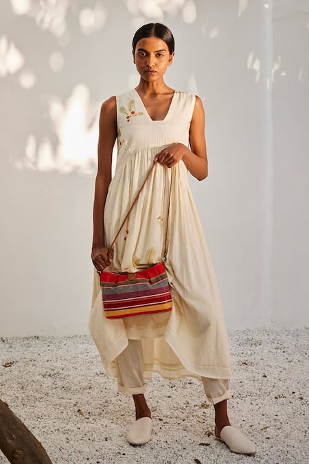 Kharakapas_Cream V-neck Screen Print Tunic And Trouser Set _at_Aza_Fashions