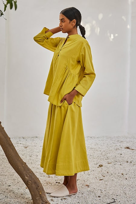 Kharakapas_Green Cotton Collared Corn Solid Mulmul Co-ord Set _Online_at_Aza_Fashions