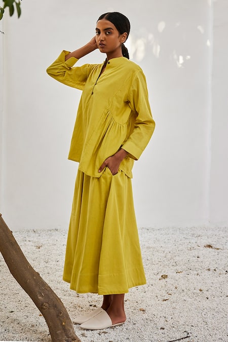Buy_Kharakapas_Green Cotton Collared Corn Solid Mulmul Co-ord Set _Online_at_Aza_Fashions