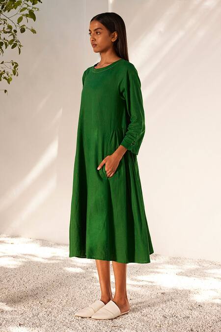 Kharakapas_Green Linen Embroidery Round Neck Late Spring Midi Dress _Online_at_Aza_Fashions