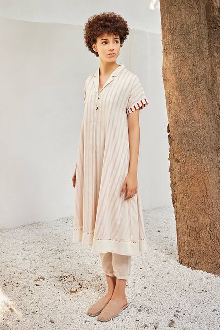 Kharakapas_Off White Cotton Embroidery Collared The Echo Striped Print Co-ord Set_Online_at_Aza_Fashions