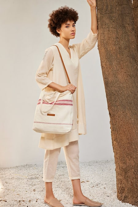 Buy_Kharakapas_Cream Cotton V-neck Scattered Lights Solid Gauge Co-ord Set_Online_at_Aza_Fashions