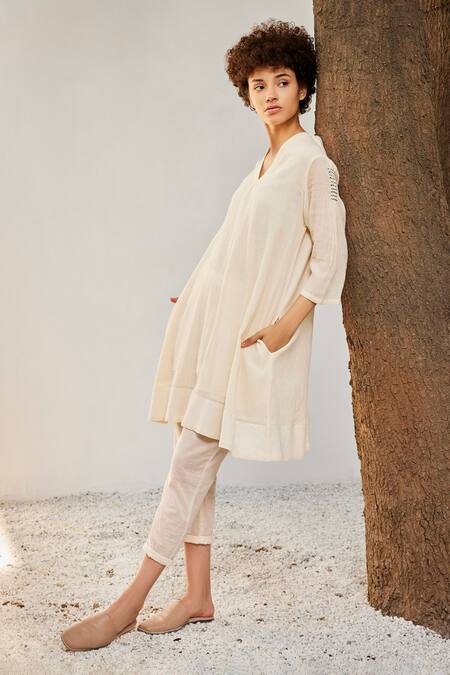 Shop_Kharakapas_Cream Cotton V-neck Scattered Lights Solid Gauge Co-ord Set_Online_at_Aza_Fashions