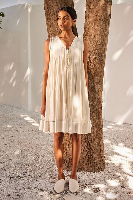 Kharakapas_Cream Cotton Embroidery V-neck Pleated Mist Mul Dress _Online_at_Aza_Fashions