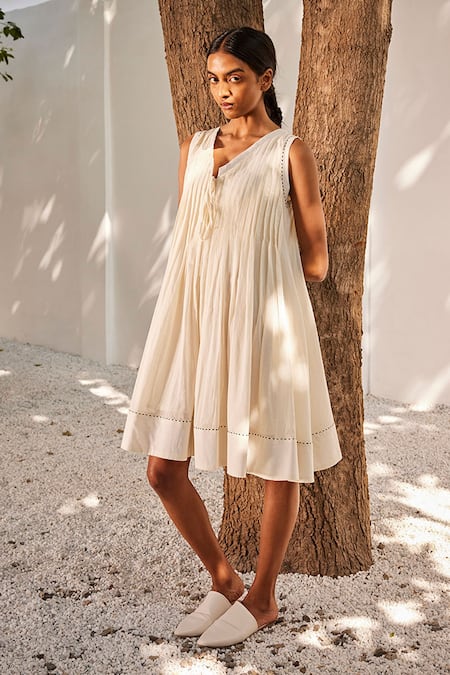 Buy_Kharakapas_Cream Cotton Embroidery V-neck Pleated Mist Mul Dress _Online_at_Aza_Fashions