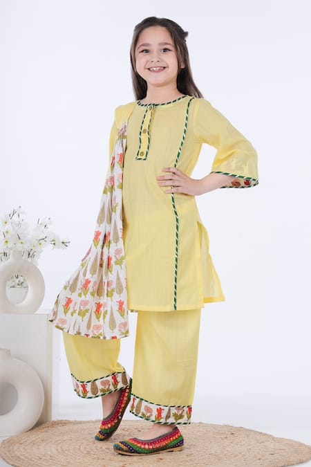 Buy_Kalp_Yellow Cotton, Lurex Embroidery, Gota Patti Zard Kurta Set With Printed Dupatta _Online_at_Aza_Fashions