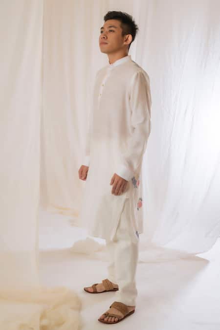 Vaani Beswal_Off White Handwoven Cotton Silk Embroidery Floral Mandarin Collar Kurta _Online_at_Aza_Fashions