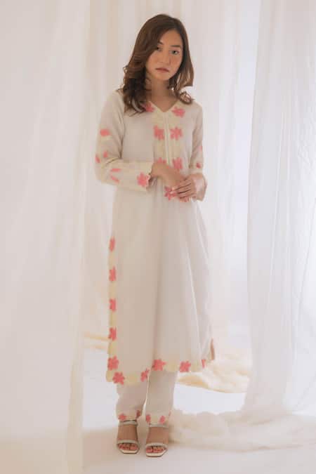 Vaani Beswal Off White Kurta- Handwoven Cotton Silk, Placket Embroidered And Pant Set Online at Aza Fashions Vaani Beswal_Off White Kurta- Handwoven Cotton Silk, Placket Embroidered And Pant Set _Online_at_Aza_Fashions
