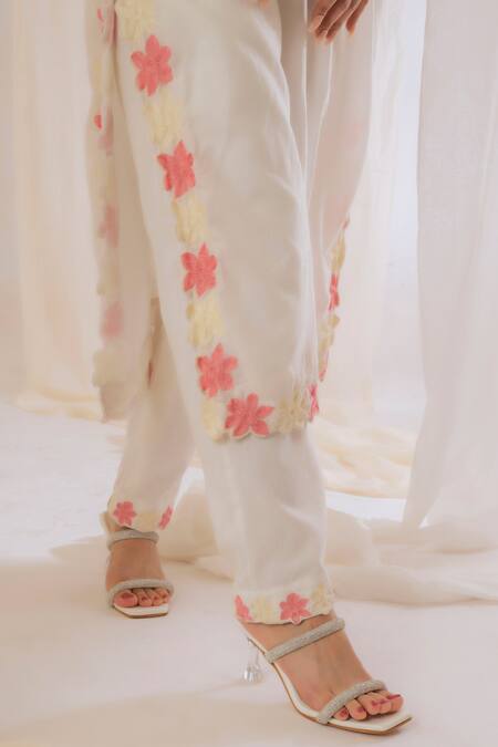 Vaani Beswal Off White Kurta- Handwoven Cotton Silk, Placket Embroidered And Pant Set at Aza Fashions Vaani Beswal_Off White Kurta- Handwoven Cotton Silk, Placket Embroidered And Pant Set _at_Aza_Fashions