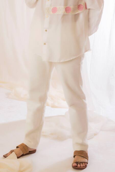 Shop_Vaani Beswal_Off White Handloom Cotton Plain Straight Fit Trouser _Online_at_Aza_Fashions