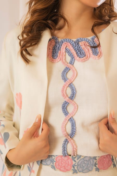 Vaani Beswal_Off White Handwoven Silk Floral, Kadai Open Embroidered Jacket _at_Aza_Fashions