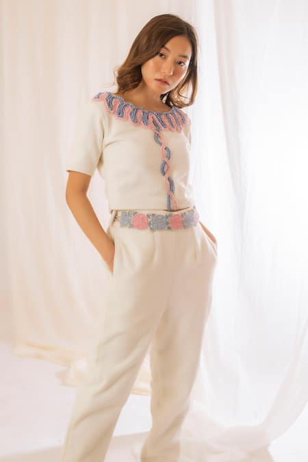 Vaani Beswal Off White Plain Straight Fit Trouser With Embroidered Belt at Aza Fashions Vaani Beswal_Off White Plain Straight Fit Trouser With Embroidered Belt _at_Aza_Fashions