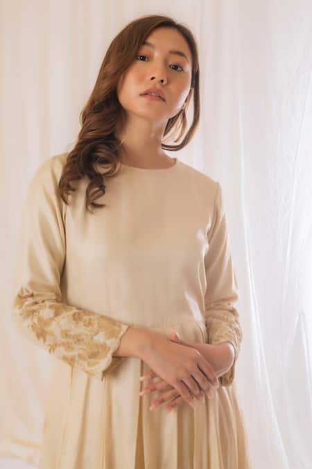 Vaani Beswal Beige Handwoven Tussar Silk Floral, Thread Round Sleeve Embroidered Dress at Aza Fashions Vaani Beswal_Beige Handwoven Tussar Silk Floral, Thread Round Sleeve Embroidered Dress _at_Aza_Fashions