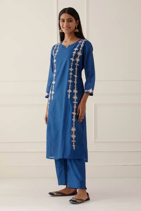 Buy_Kamaltaas_Blue Chanderi Silk, Lining Mulmul Pittan Floral Embroidered Kurta And Pant Set _Online_at_Aza_Fashions