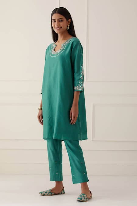 Kamaltaas_Green Chanderi Silk, Lining Mulmul Gota, Pittan Embroidered Kurta And Pant Set _Online_at_Aza_Fashions
