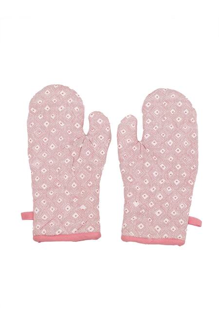 House This_Pink Cotton Print The Twisted Leheriya Kitchen Set_Online_at_Aza_Fashions