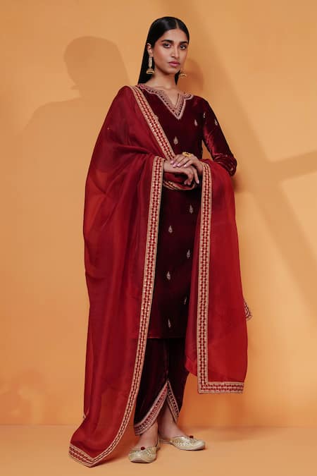 Taisha Orange Silk, Cotton, Velvet, Organza Embroidery, Chains Kurta Dhoti Pant Set Online at Aza Fashions Taisha_Orange Silk, Cotton, Velvet, Organza Embroidery, Chains Kurta Dhoti Pant Set _Online_at_Aza_Fashions