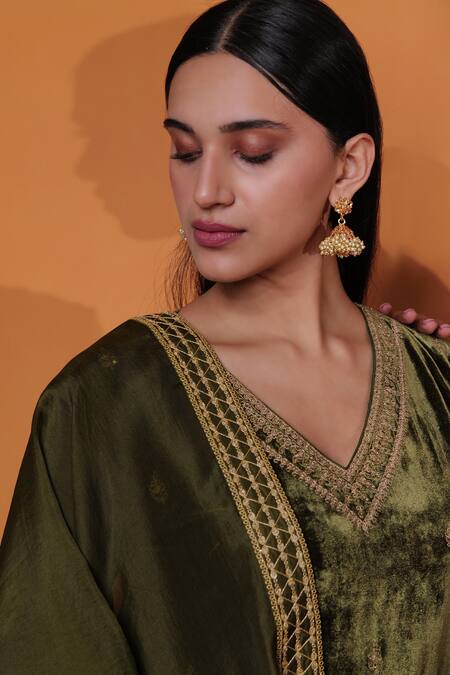 Taisha Green Silk, Cotton Embroidery V-neck Velvet Kurta Dhoti Pant Set Online at Aza Fashions Taisha_Green Silk, Cotton Embroidery V-neck Velvet Kurta Dhoti Pant Set _Online_at_Aza_Fashions