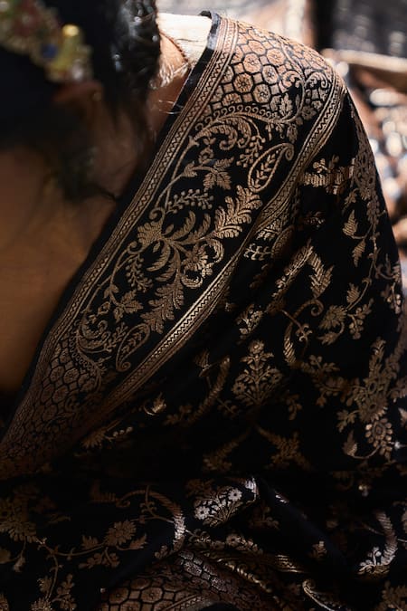 Kasturi Kundal Black Pure Silk Floral And Paisley Surkh Surur Banarasi Saree at Aza Fashions Kasturi Kundal_Black Pure Silk Floral And Paisley Surkh Surur Banarasi Saree _at_Aza_Fashions
