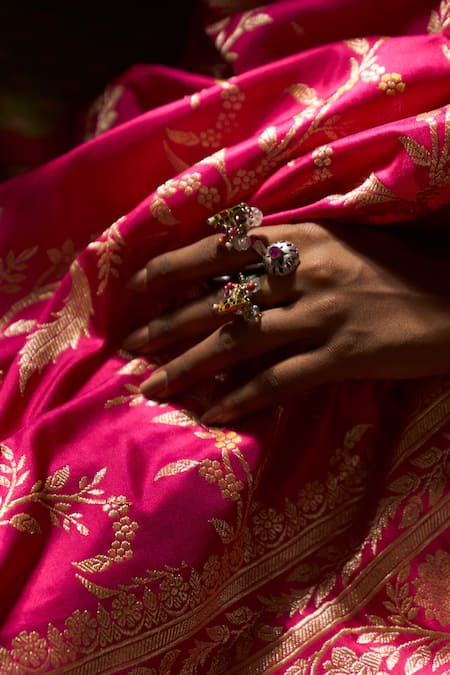 Shop Kasturi Kundal Fuchsia Pure Silk Floral Motifs Jaal Manjari Saree Online at Aza Fashions Shop_Kasturi Kundal_Fuchsia Pure Silk Floral Motifs Jaal Manjari Saree _Online_at_Aza_Fashions