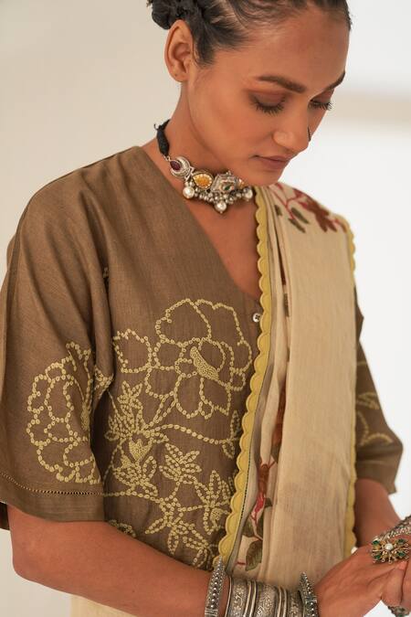 Kasturi Kundal Beige Linen Tassels, Embroidery Paat Pure Handloom Saree With Unstitched Blouse Online at Aza Fashions Kasturi Kundal_Beige Linen Tassels, Embroidery Paat Pure Handloom Saree With Unstitched Blouse_Online_at_Aza_Fashions