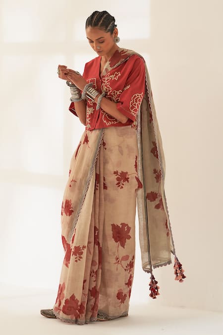 Kasturi Kundal_Red Linen Embroidery Round Neck Bela Pure Handloom Saree With Unstitched Blouse _Online_at_Aza_Fashions