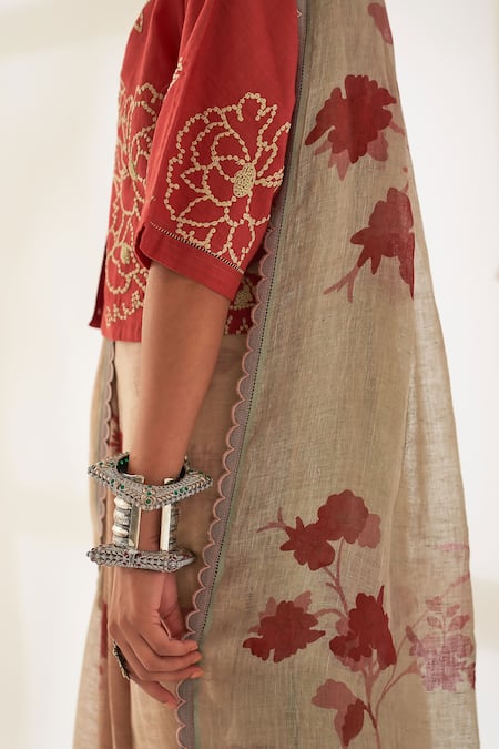 Shop_Kasturi Kundal_Red Linen Embroidery Round Neck Bela Pure Handloom Saree With Unstitched Blouse _Online_at_Aza_Fashions