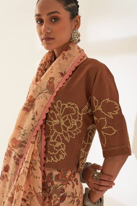 Kasturi Kundal Coral Linen Tassels, Lajwanti Pure Handloom Saree With Unstitched Blouse Online at Aza Fashions Kasturi Kundal_Coral Linen Tassels, Lajwanti Pure Handloom Saree With Unstitched Blouse _Online_at_Aza_Fashions