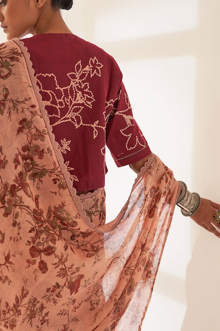 Kasturi Kundal Red Linen Embroidery Round Kaner Pure Handloom Saree With Unstitched Blouse Online at Aza Fashions Kasturi Kundal_Red Linen Embroidery Round Kaner Pure Handloom Saree With Unstitched Blouse _Online_at_Aza_Fashions